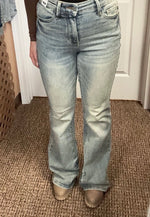 Load image into Gallery viewer, Judy Blue Faded Flares

