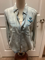 Load image into Gallery viewer, Denim button up shirt
