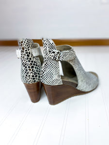 New Year Wedge Sandal