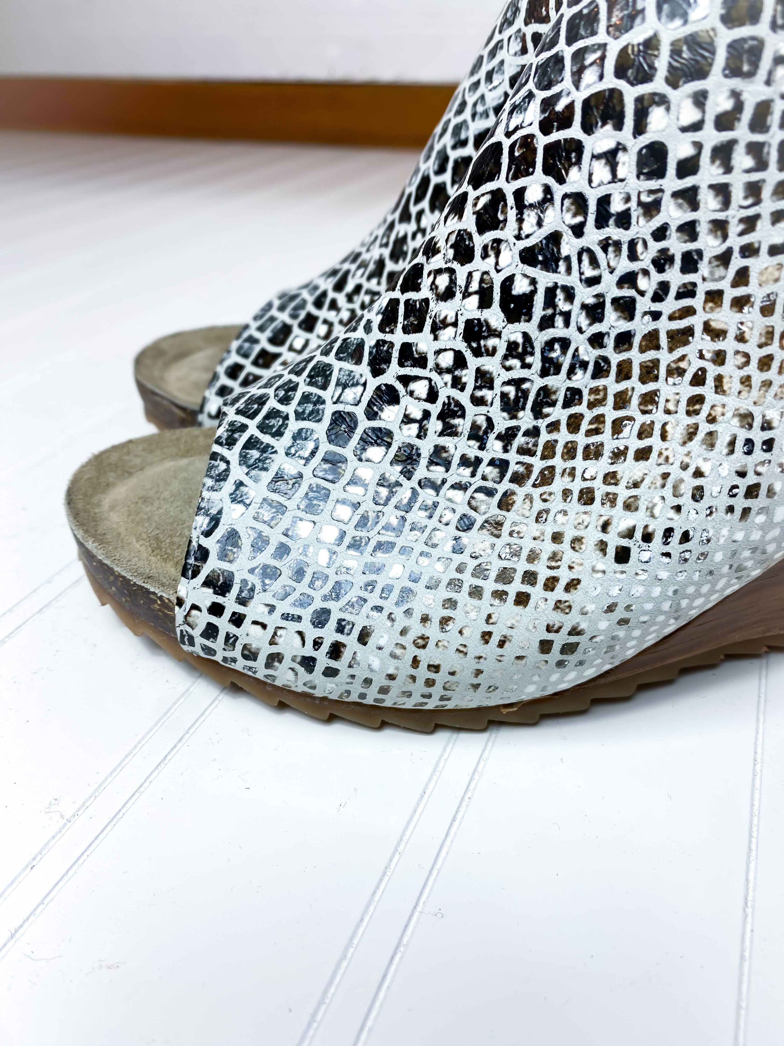 New Year Wedge Sandal
